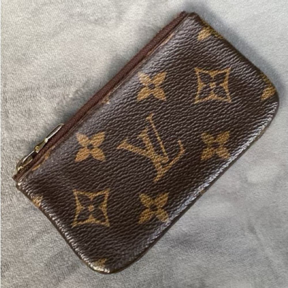 Louis vuitton key pouch